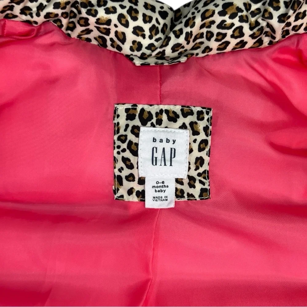 Baby GAP Leopard Print Puffer Vest with Pink Zipper Size 0-6 Months